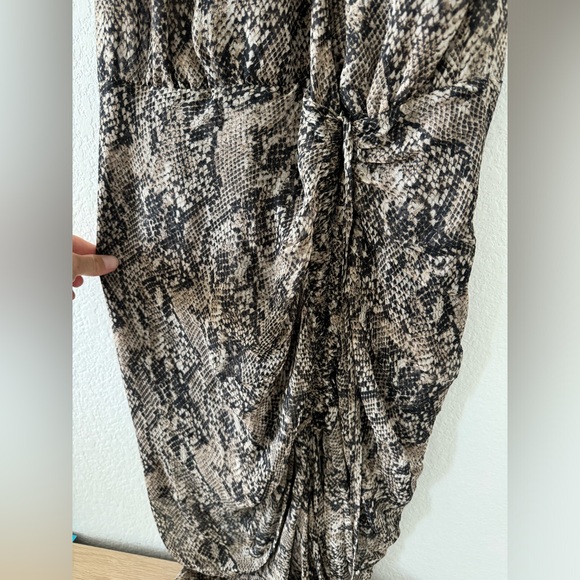 Veronica beard Teagan Ruched Snake-Print Silk-Chiffon Midi
Dress - Picture 5 of 6